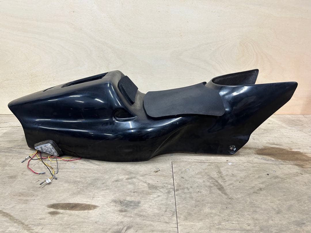 HONDA ns1? シートカウル ブラック テールランプ付き