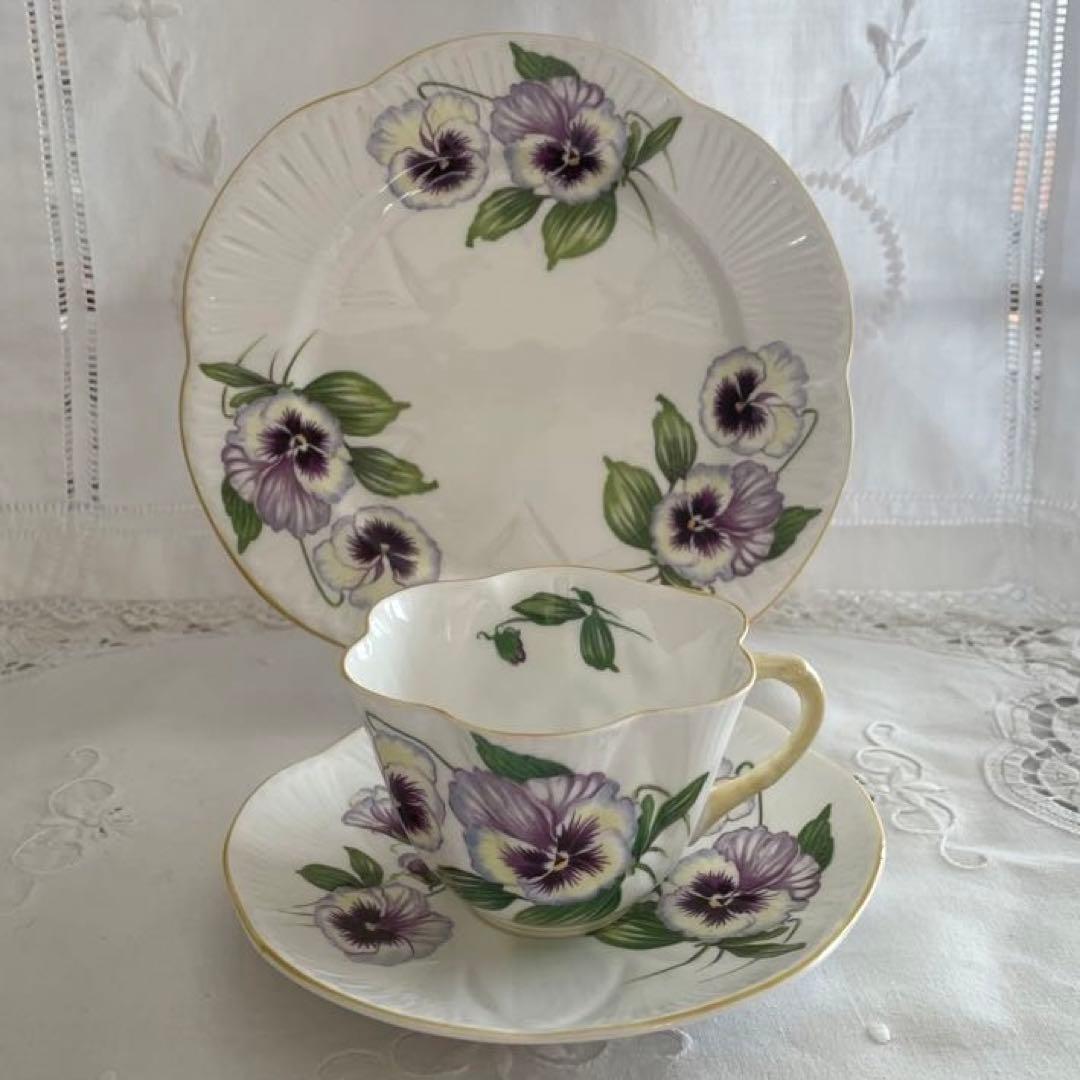 Shelley シェリー 希少 パンジー デインティシェイプのトリオ