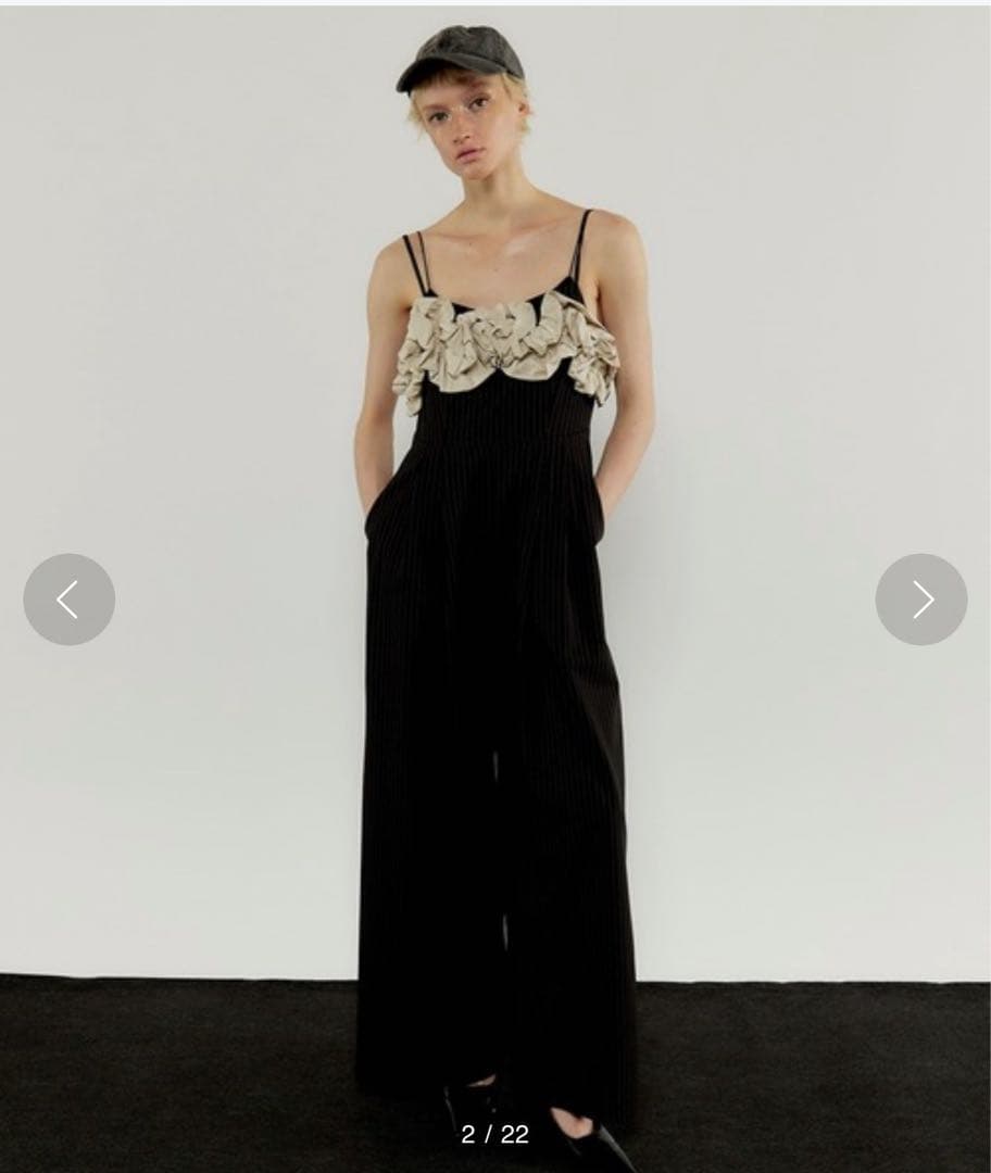 メゾンスペシャルフラワーモチーフオールインワン　　ブラック　サイズ36