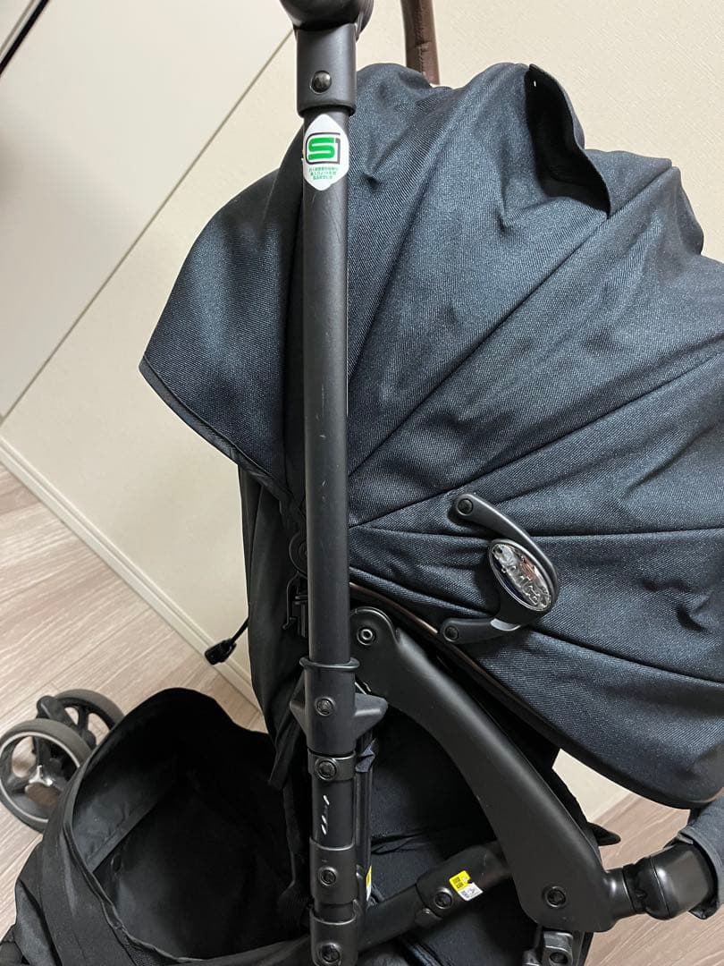 アップリカベビーカー　ラクーナクッションフリープラス　インディゴブラック