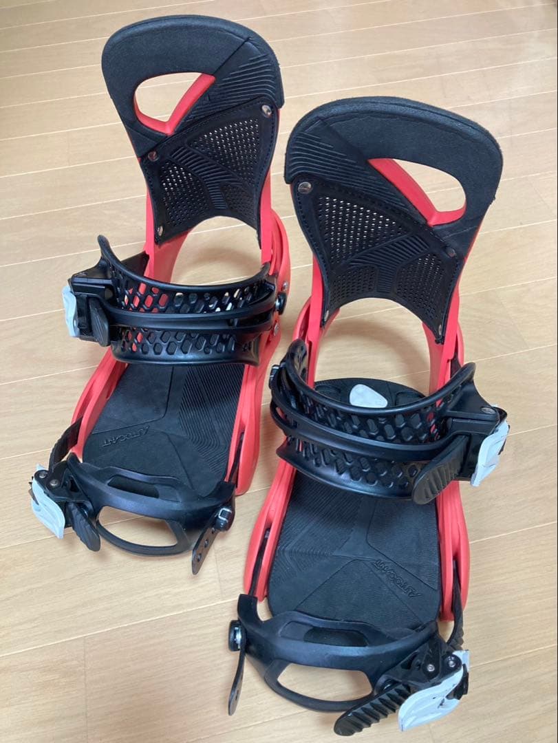 LEXA スノーボードビンディング 赤
