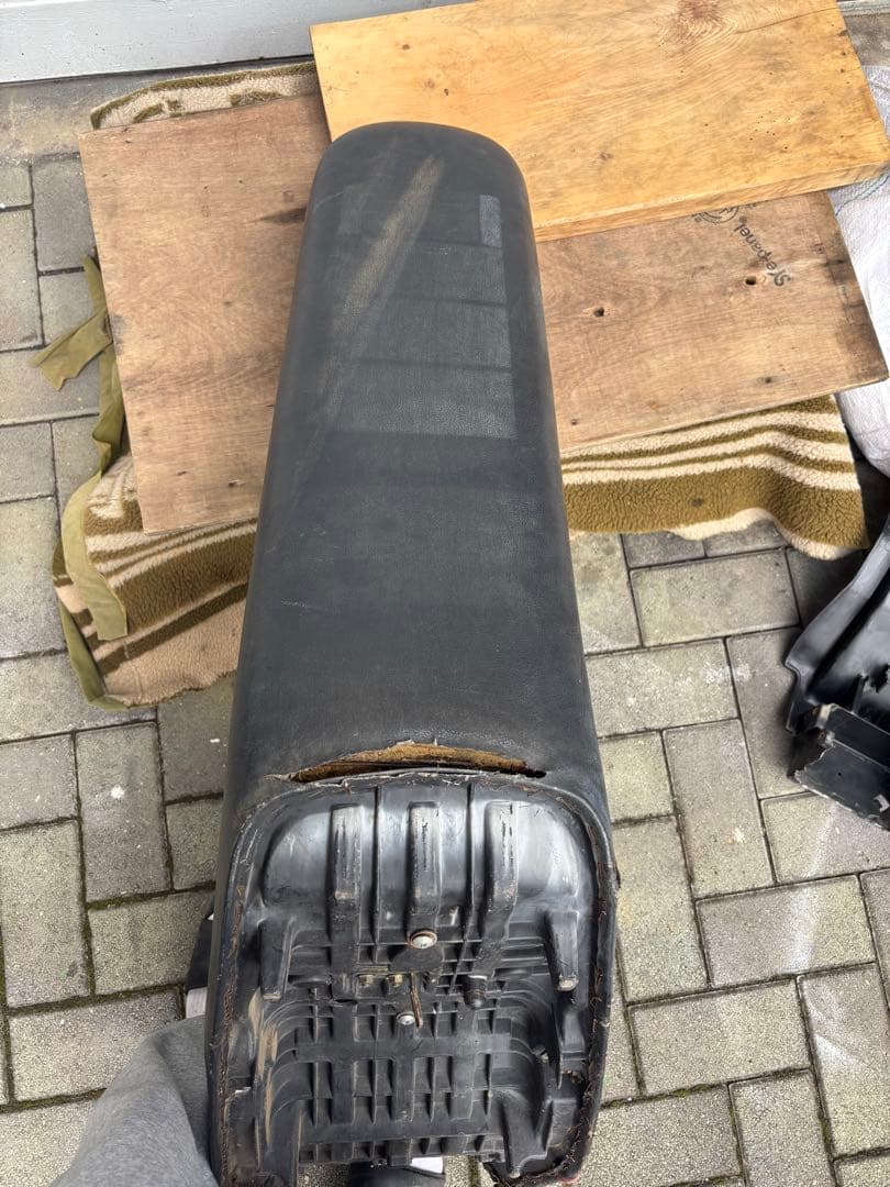 xjr400 4hm 大川　三段シート　ダイヤモンドキルティング　80センチ