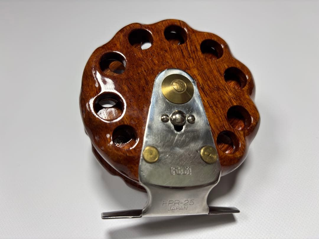 木製タイコリール（大倉屋　花梨 FPR-25スタンド）