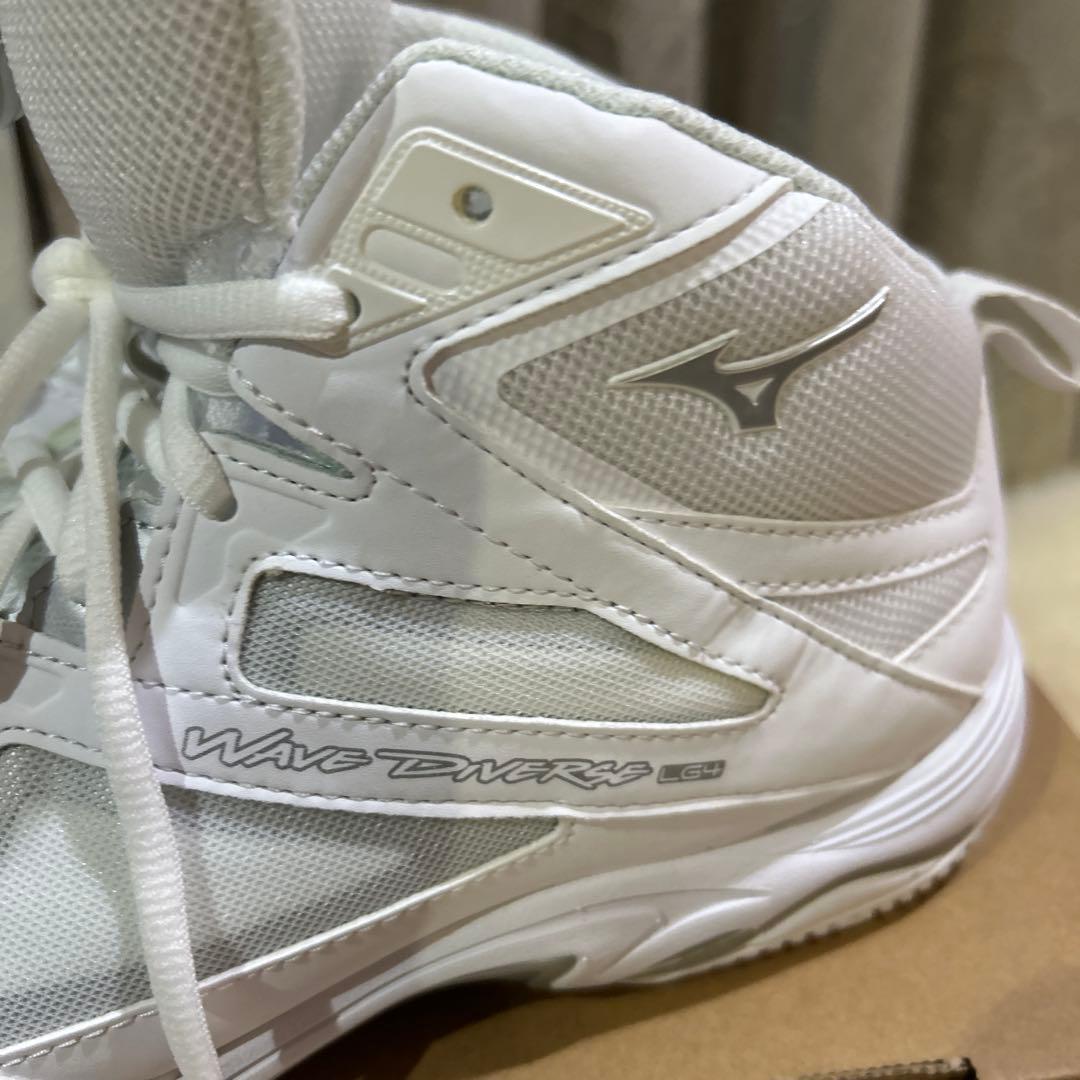 ウェーブダイバース　LG4 24cm ホワイト✖︎シルバー　　 ハイカットモデル