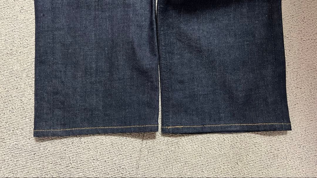 YANUK ダークインディゴ ストレートデニム