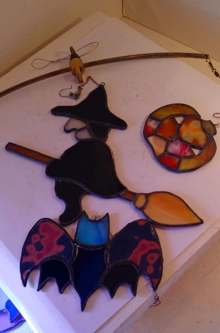 ステンドグラス　ハロウィンモチーフのモビール(魔女、おばけ、カボチャ)