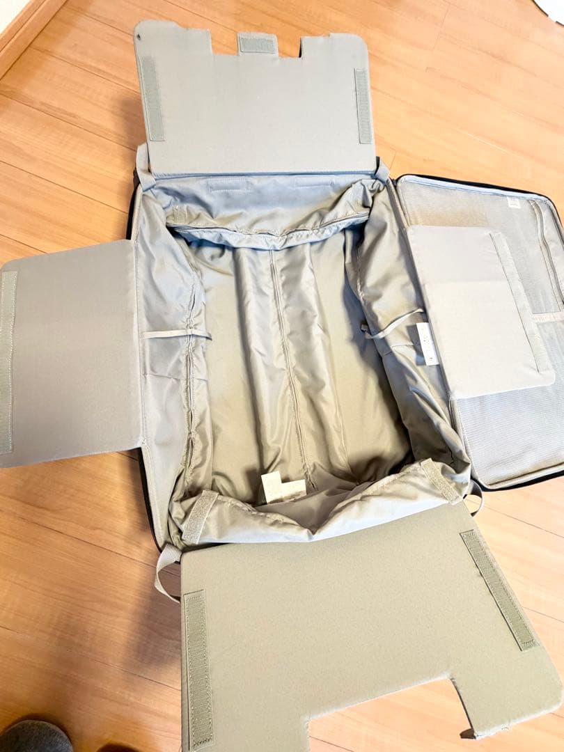 【無印良品】半分の厚みで収納できるソフトキャリー 超大型（81L）ブラック