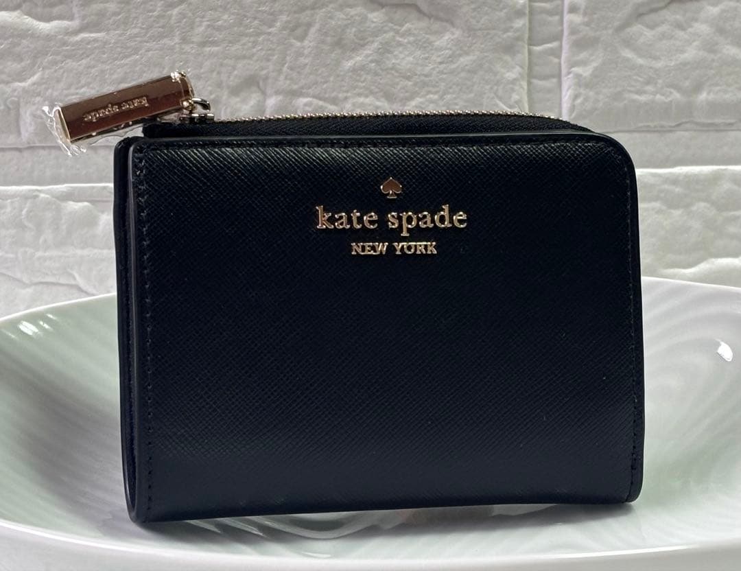 新品 kate spade ブラック 二つ折り財布