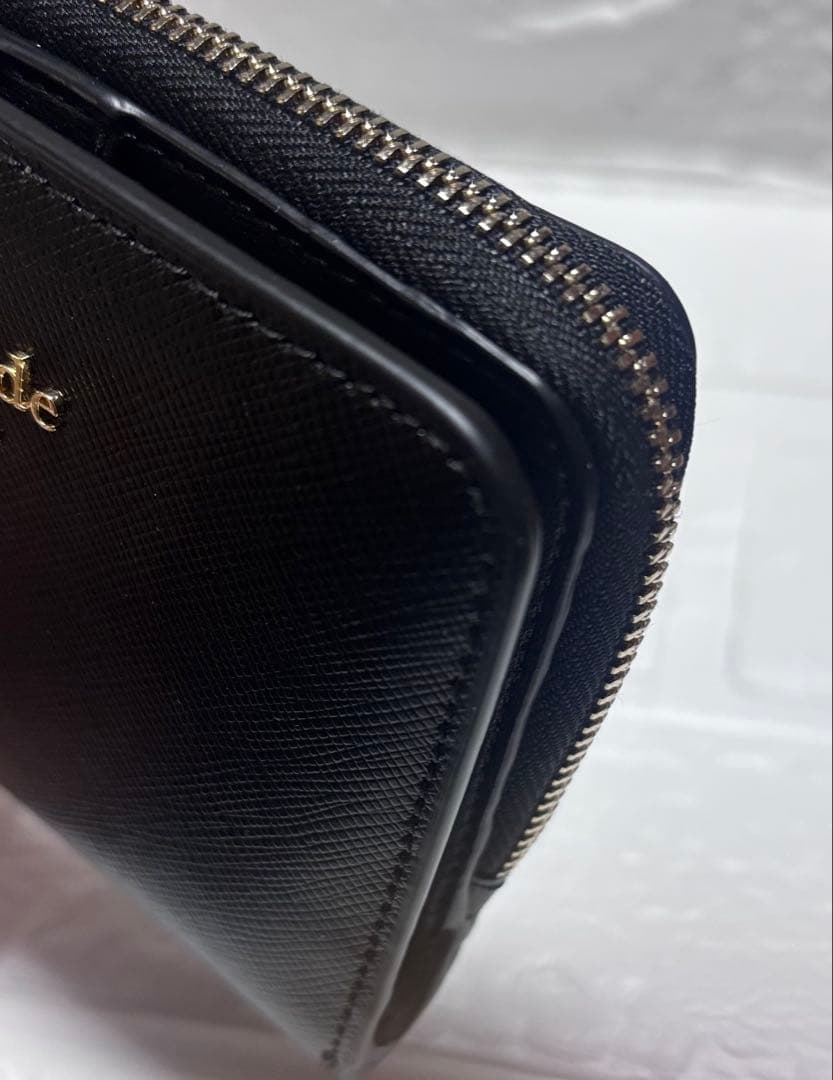 新品 kate spade ブラック 二つ折り財布
