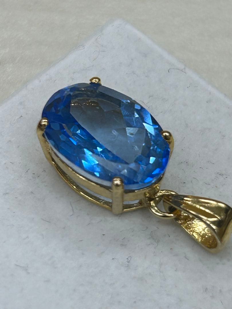 スイスブルートパーズ　ゴールドメッキ　ペンダント　トップ