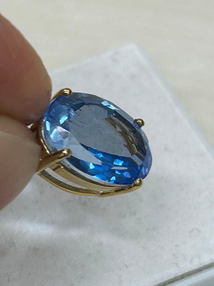 スイスブルートパーズ　ゴールドメッキ　ペンダント　トップ