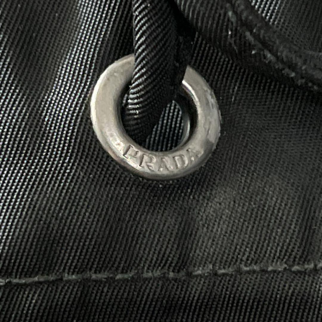 PRADA 巾着ミニポーチ　三角ロゴ　化粧ポーチ　小物入れ　ブラック　ナイロン