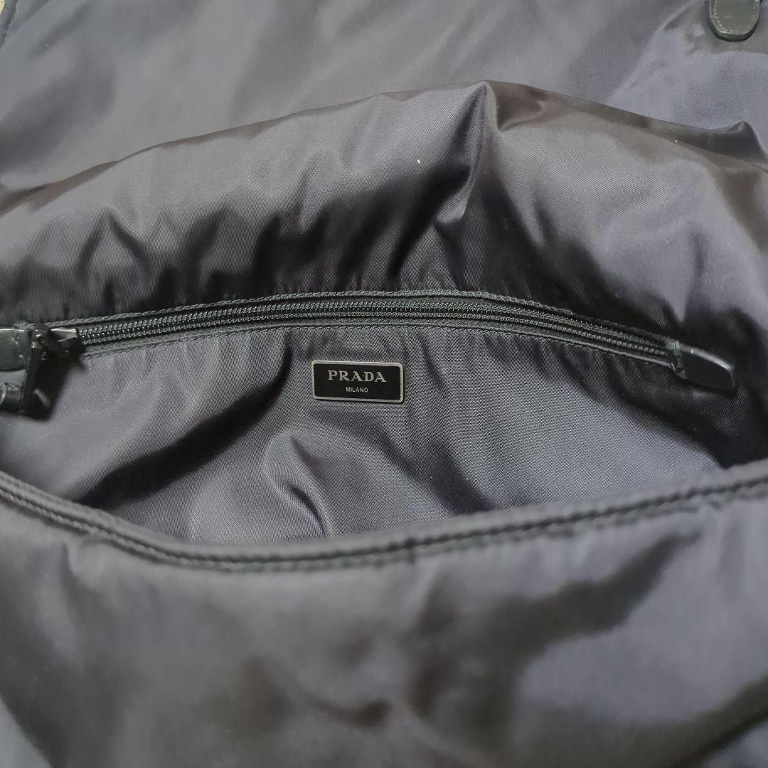PRADA プラダ ブラック メッセンジャーバッグ