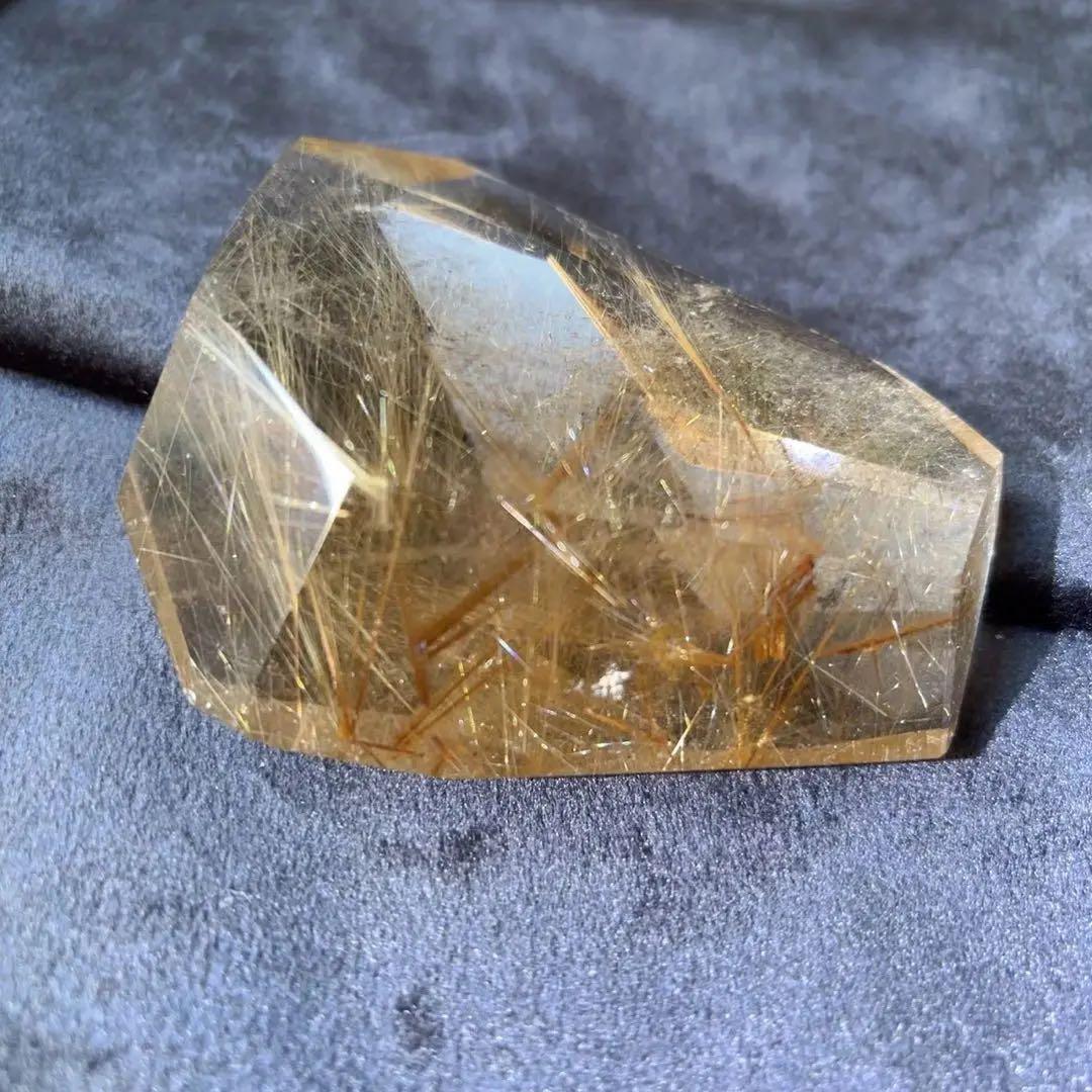 天然石 高品質 ゴールド ルチル クオーツ 握り石 太陽放射V字ルチル 置物