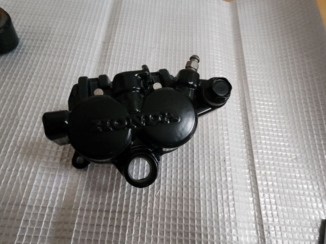 HONDA純正　CB-F 系ブレーキキャリパー 3個セット