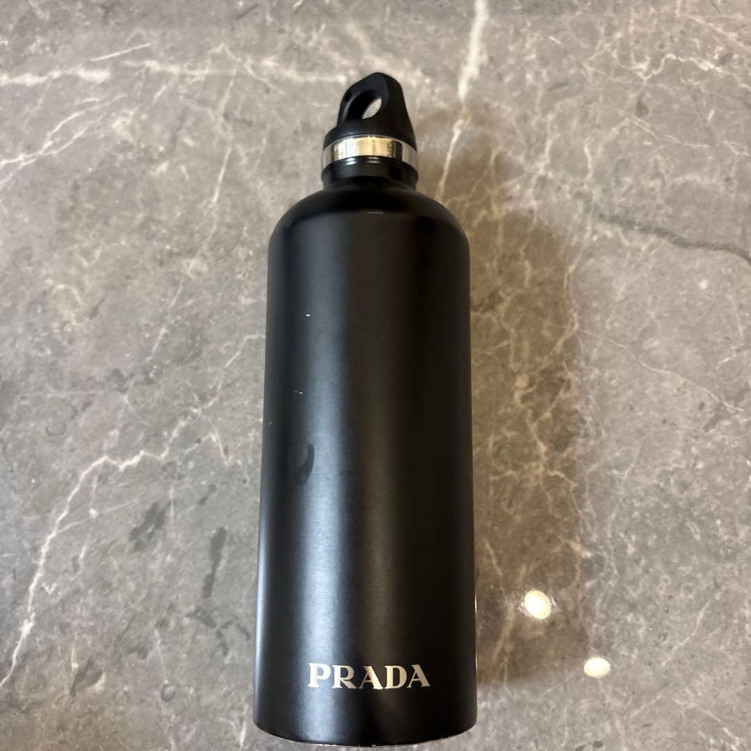 PRADA ブラック ステンレスボトル