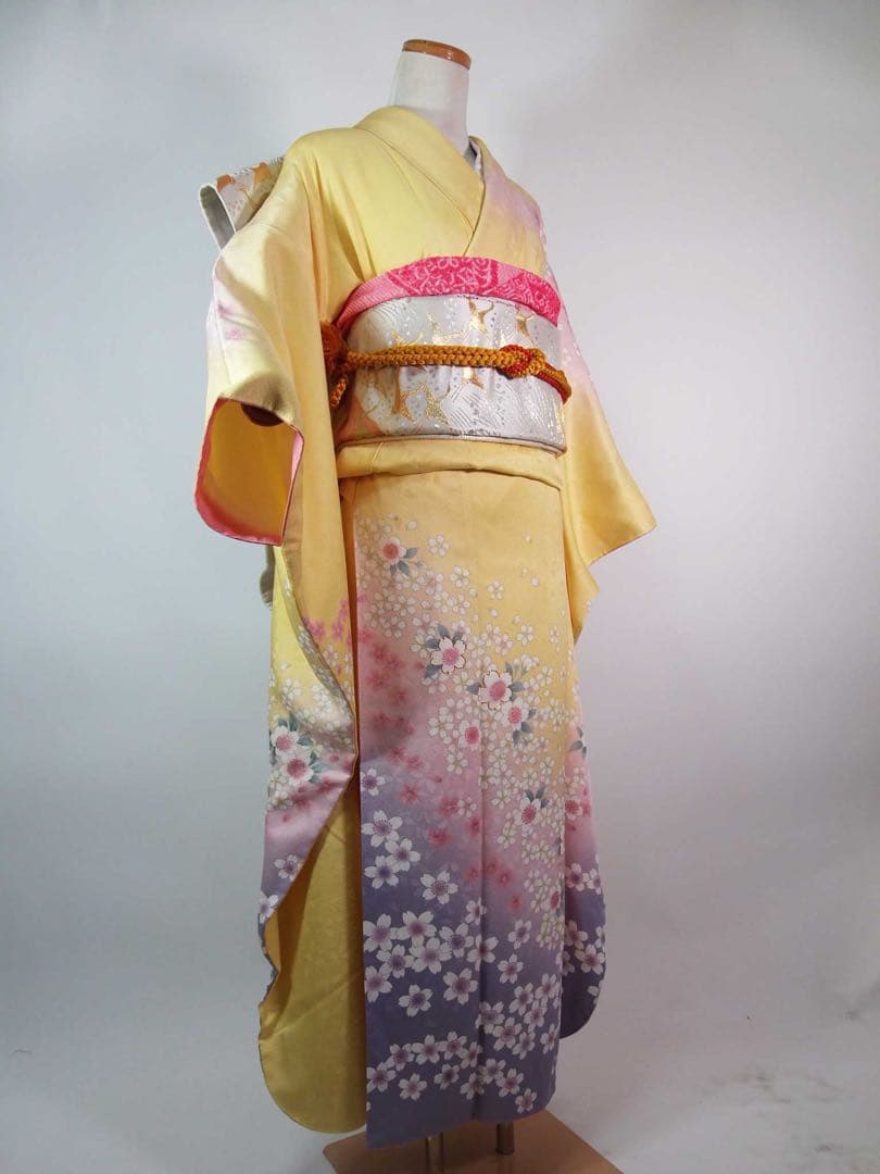 上品華やか】桜流し振袖＊金彩×金駒刺繍／黄×藤紫グラデーション＊パールトーン加工