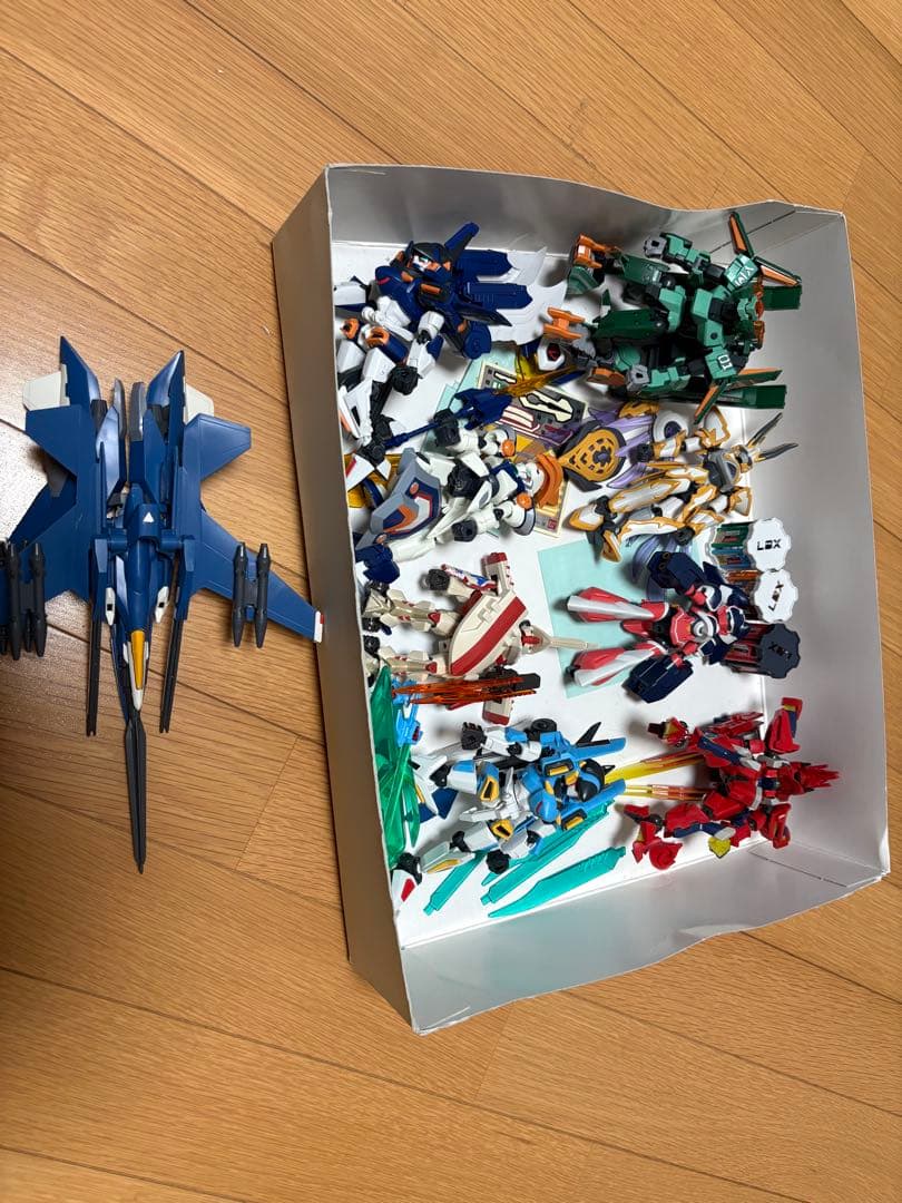 グ*ム様 ダンボール戦機　プラモデル