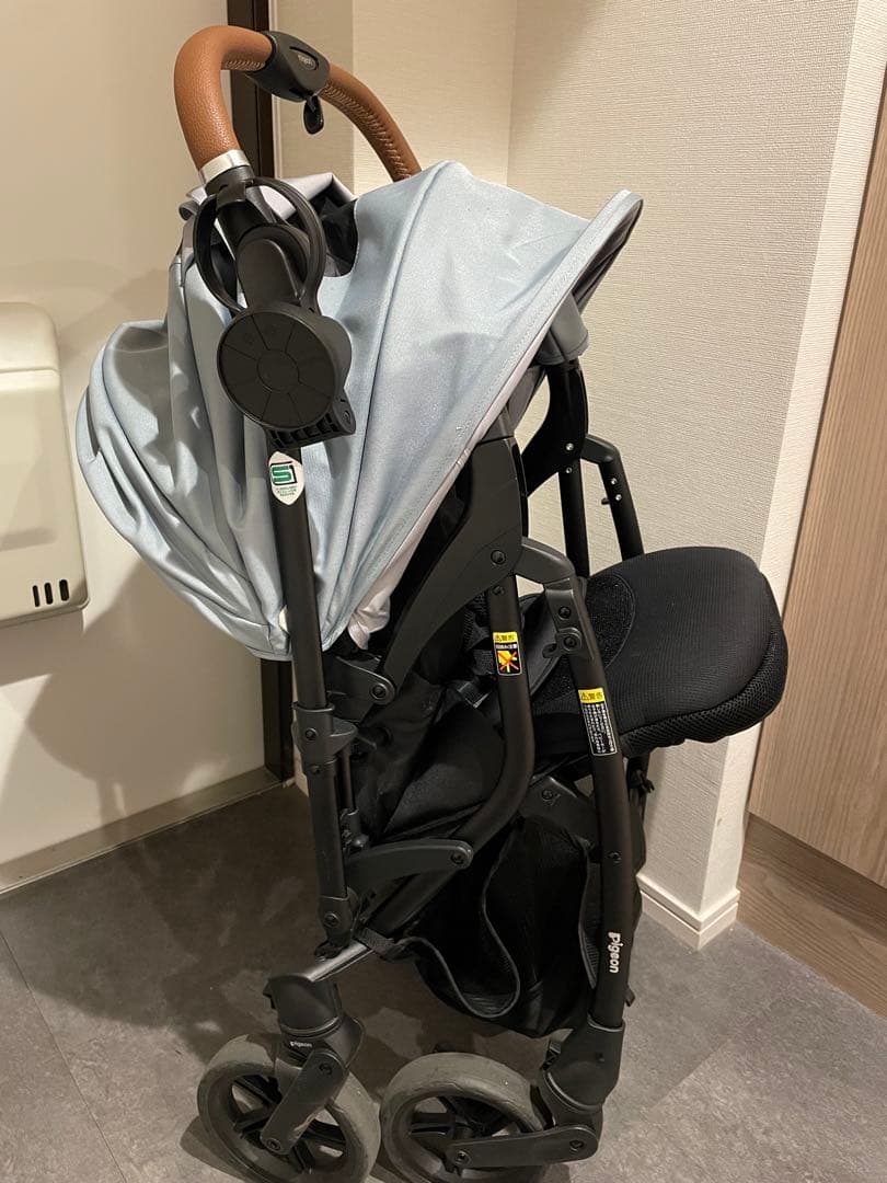 A形ベビーカーRunfee Lino'n（ランフィ リノン）
