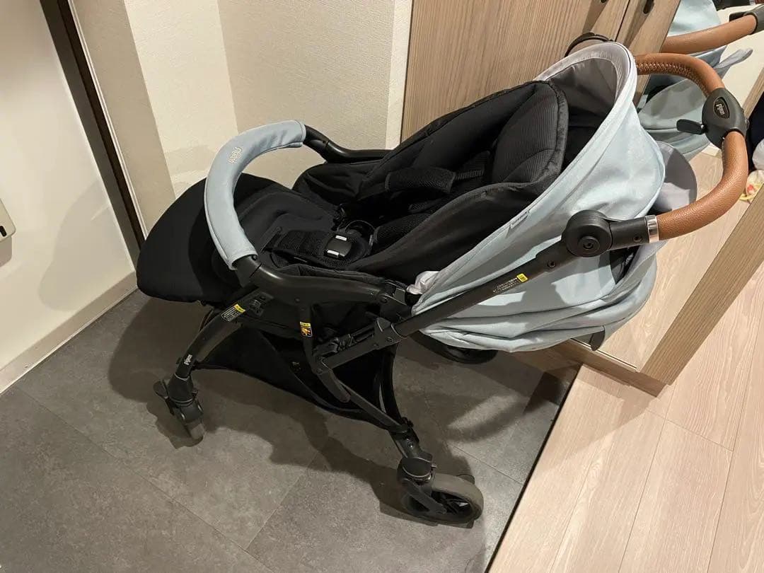 A形ベビーカーRunfee Lino'n（ランフィ リノン）