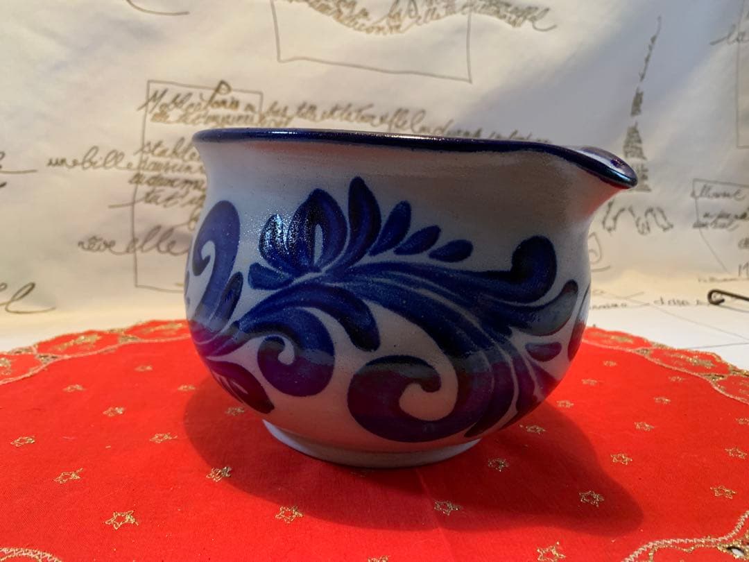 ドイツ製陶器　水差しの形ソース入グリーンを入れたり野菜、果物、お菓子色々入れて！