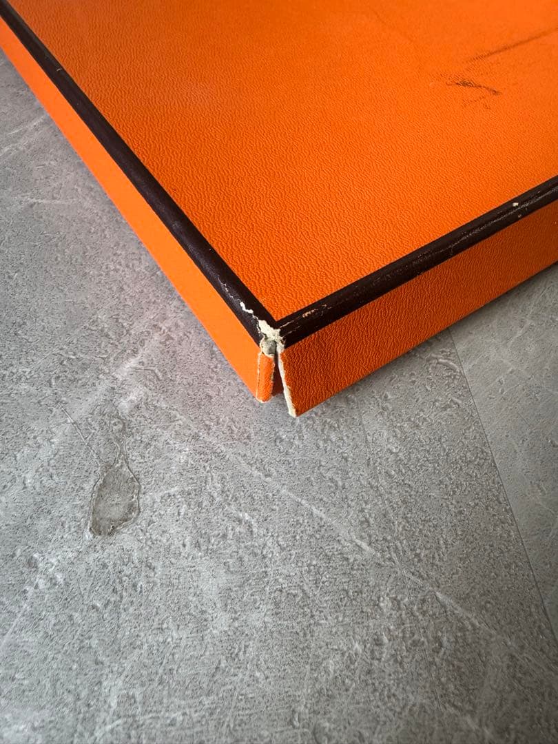 HERMÈS エルメス カレ90 宇宙の花火 シルクスカーフ 箱付