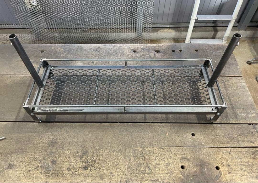 1台限定　黒塗装済み完成品　アイアン　ミニ植物棚　ダクトレール50cm付き！