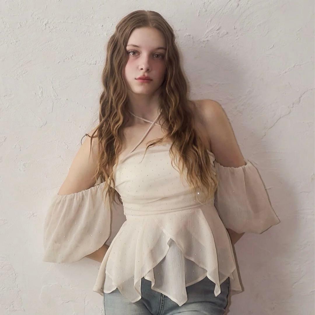 yilon ビジューオフショルダーブラウス