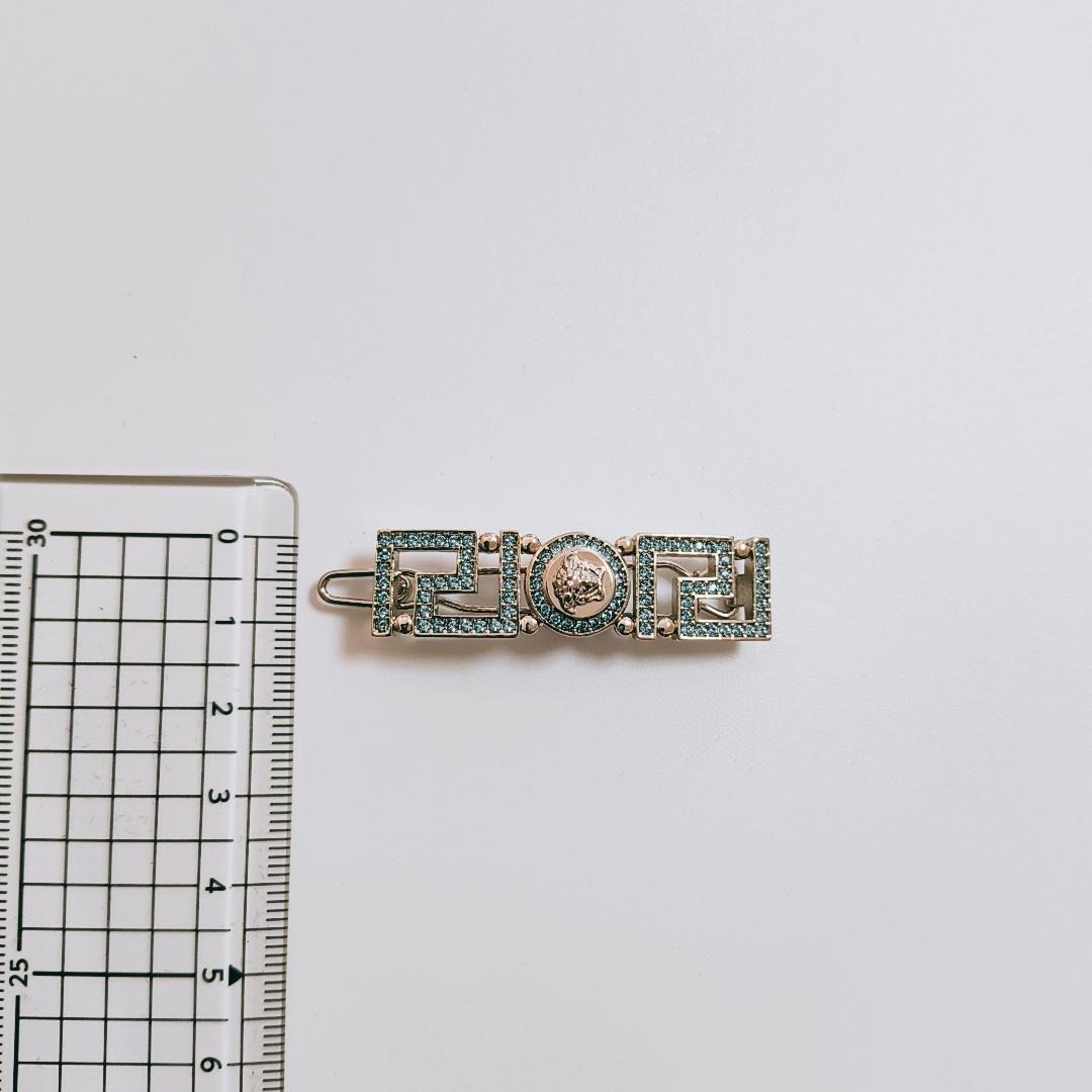 【新品未使用】VERSACE クリスタルヘアクリップ グレカ メデューサ