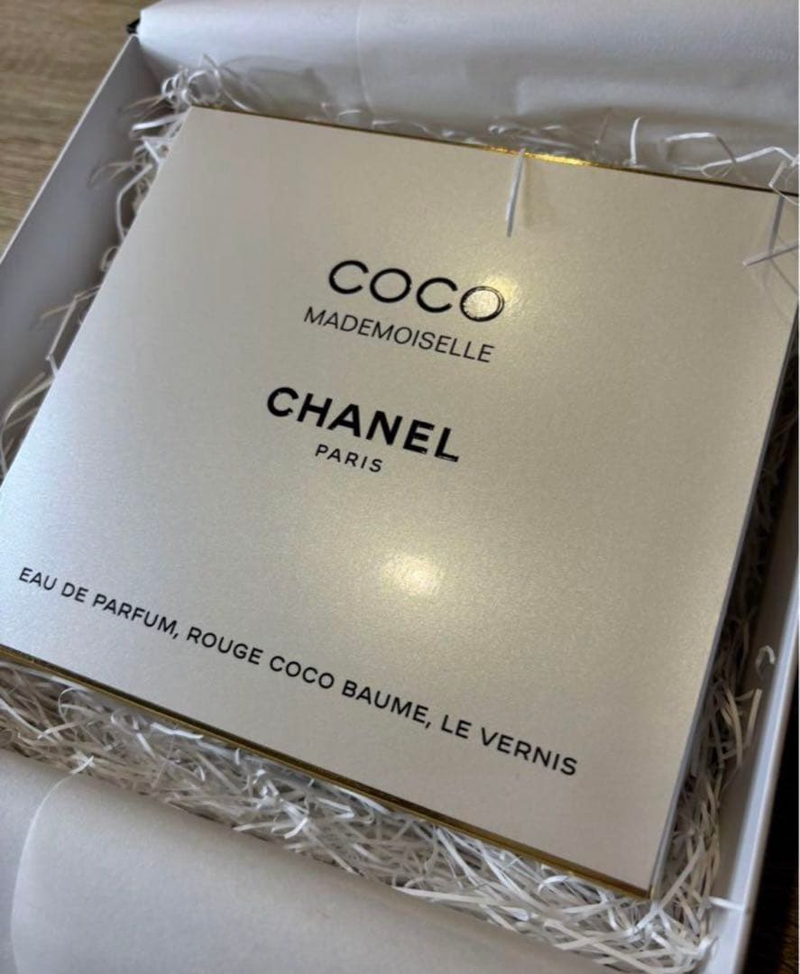 値下♡新品未使用　CHANEL ココマドモアゼルシークレットルックコフレ