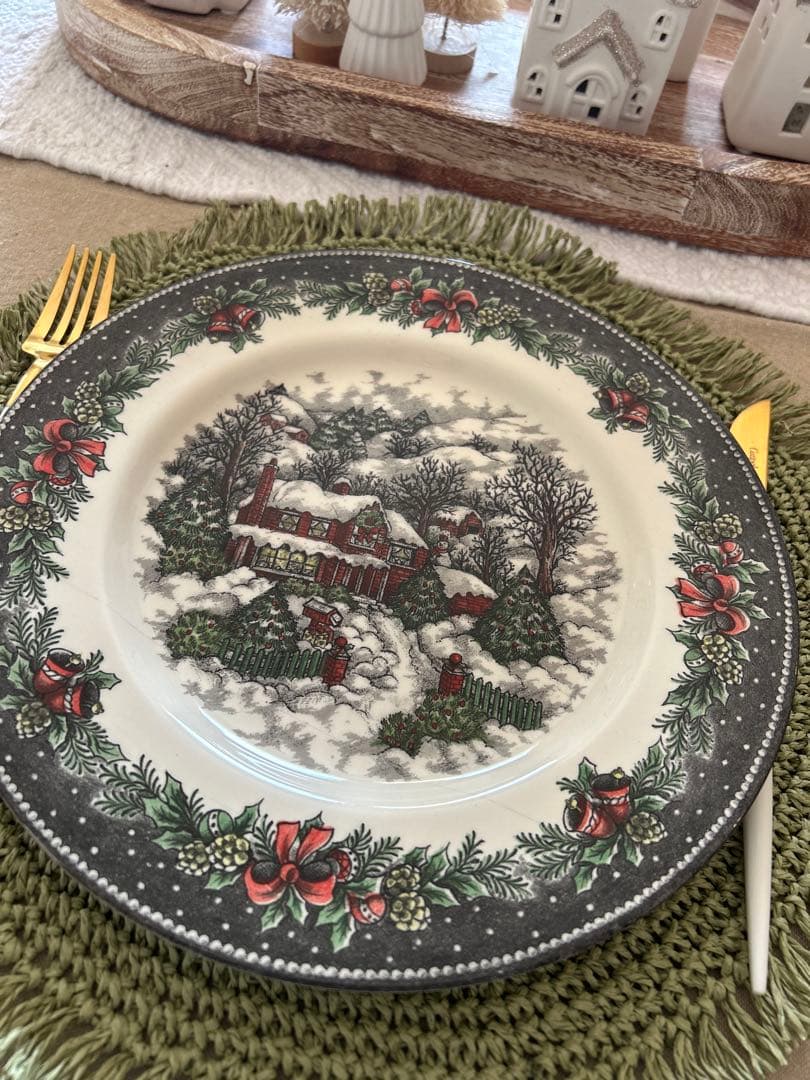 新品ロイヤルスタッホード  Stafford クリスマス プレート4枚