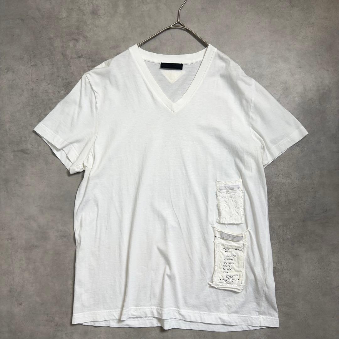 【PRADA】VネックTシャツ ホワイト アートパッチデザイン L