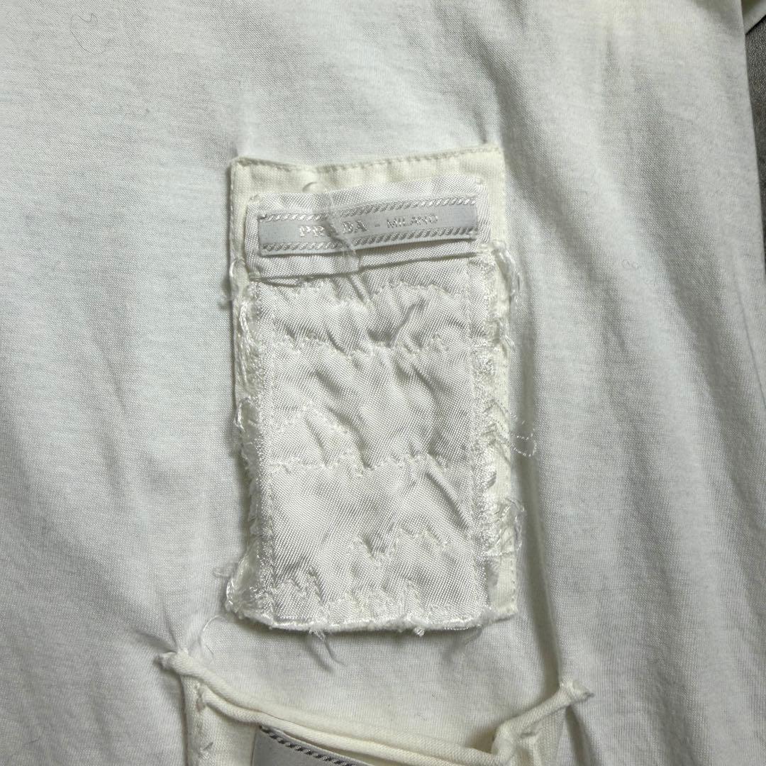 【PRADA】VネックTシャツ ホワイト アートパッチデザイン L