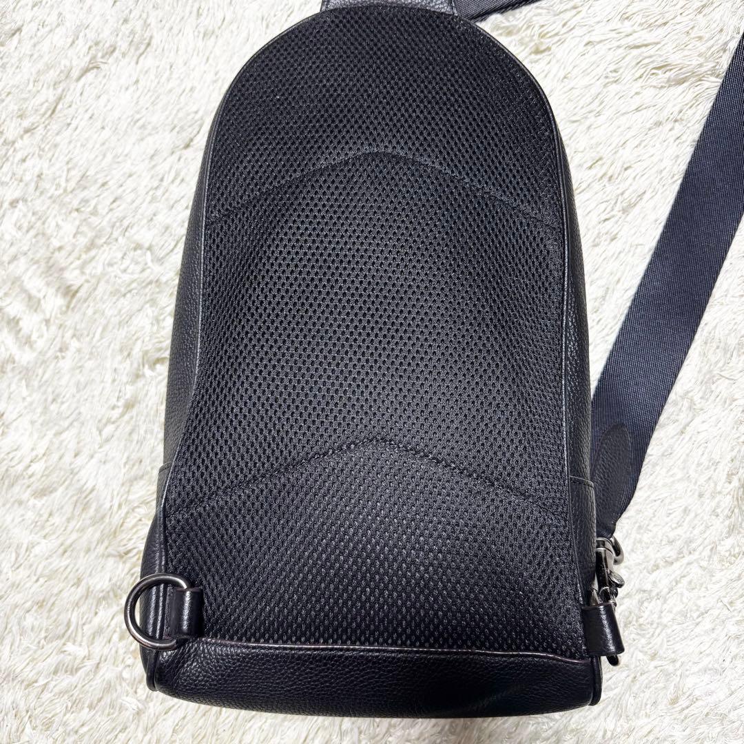 コーチ　アカデミー　パック　ボディバッグ　斜め掛け　ビジネス　通勤　ブラック