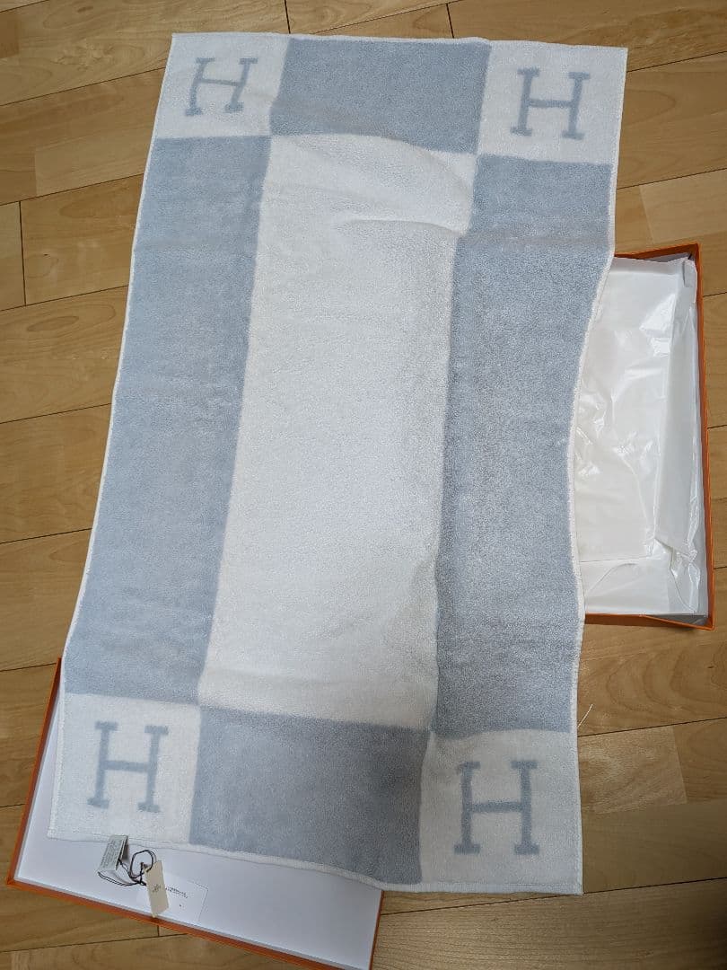 HERMES バスタオル グレー/ホワイト