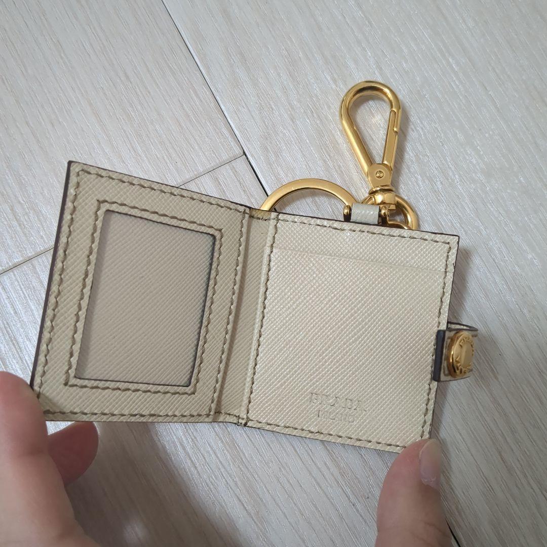 【極美品】PRADA プラダ バッグチャーム キーリング ノートモチーフ