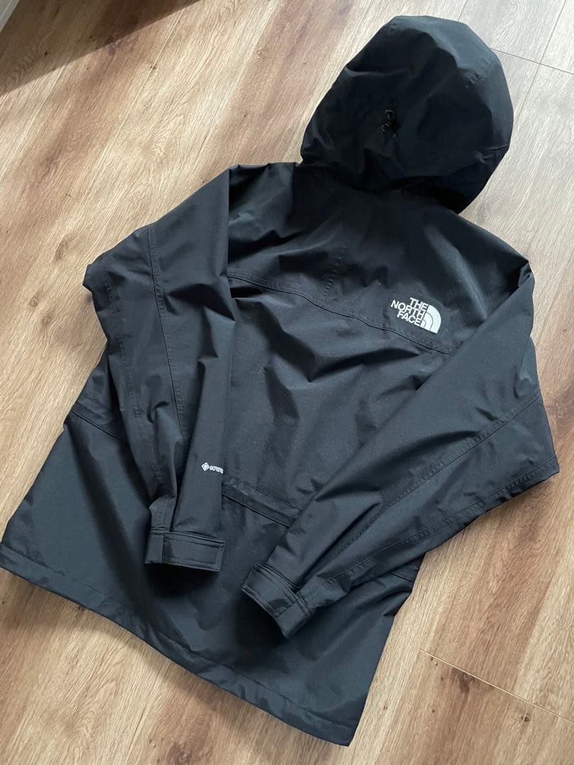 The North Face GORE-TEX ブラックジャケット