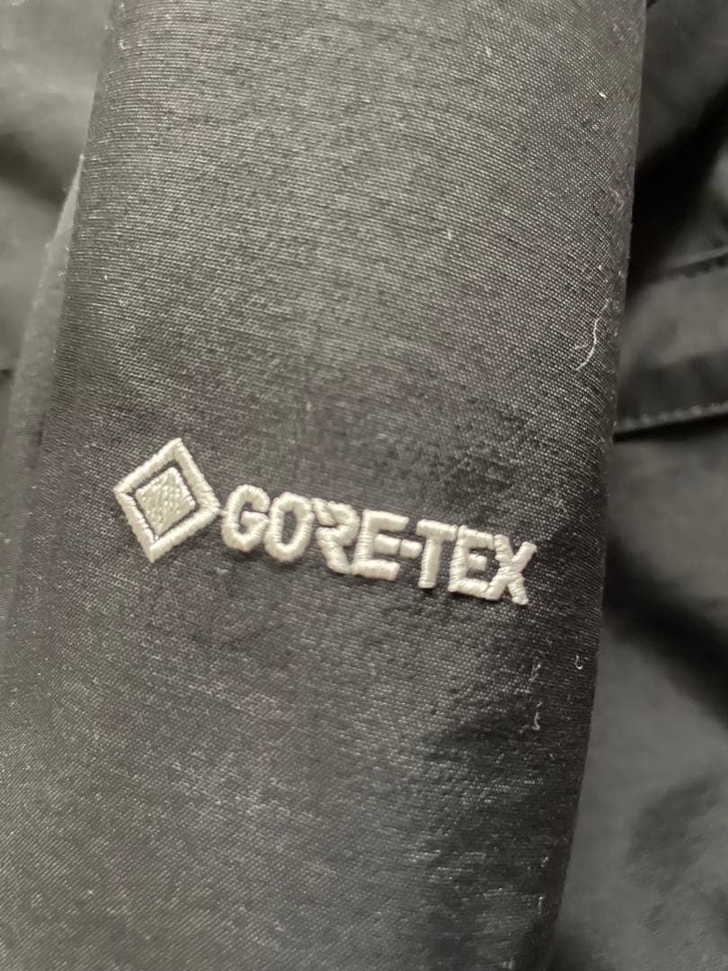 The North Face GORE-TEX ブラックジャケット