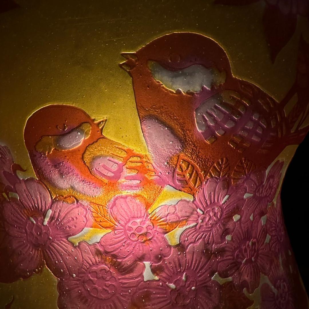 エミールガレ　 二灯ランプ 　林檎紋　カメオ彫り　被せガラス　高さ50ｃｍ