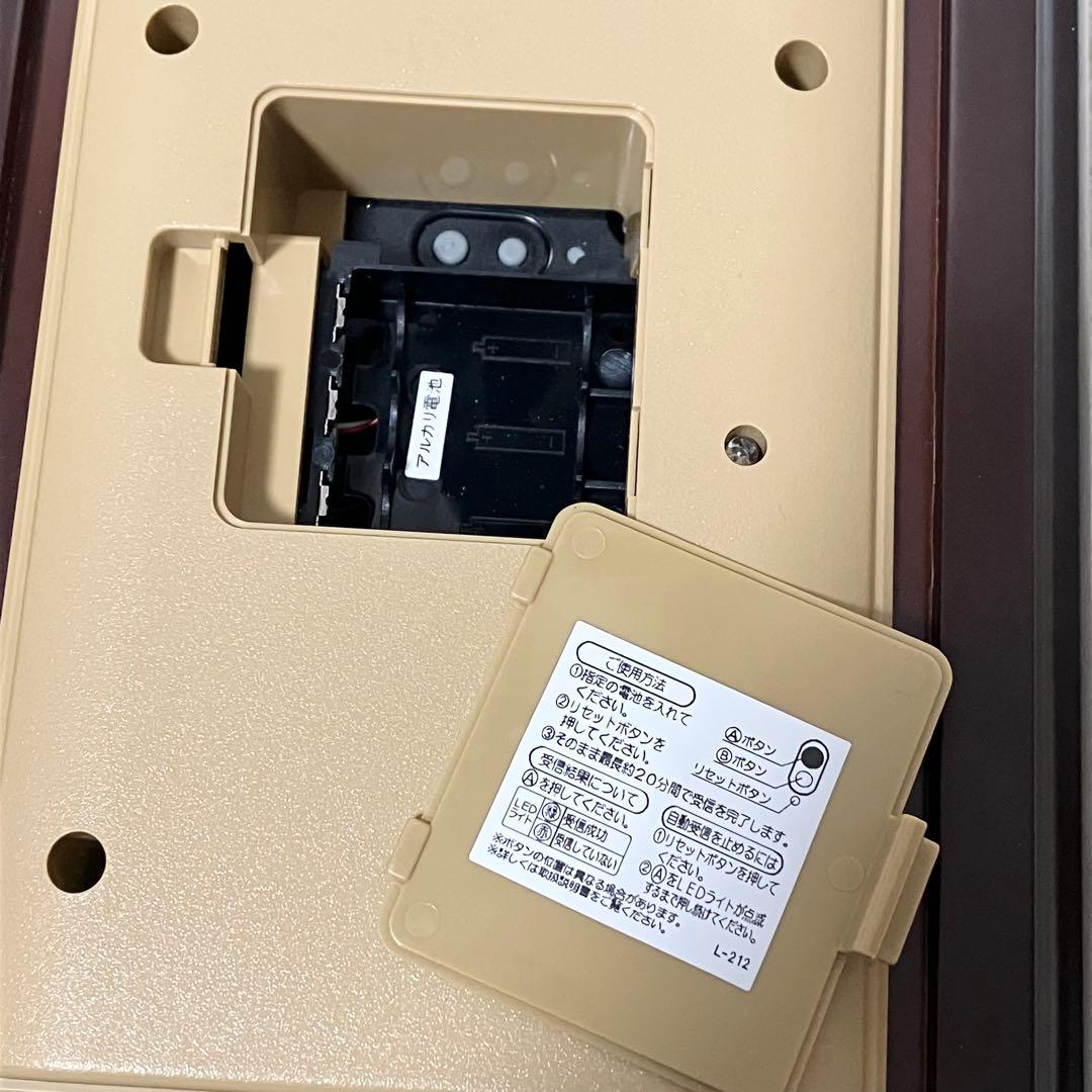 未使用級 SEIKO セイコー エンブレム 電波置き時計 HW582B アナログ