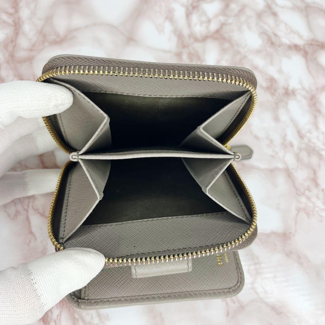 【極美品】PRADA 二つ折り財布　折り財布80