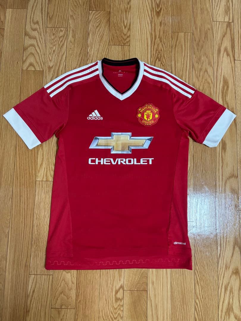 Manchester United adidas レッドシャツ