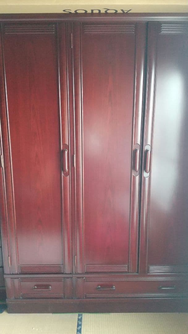 送料着払い。洋服タンス (内側 桐)