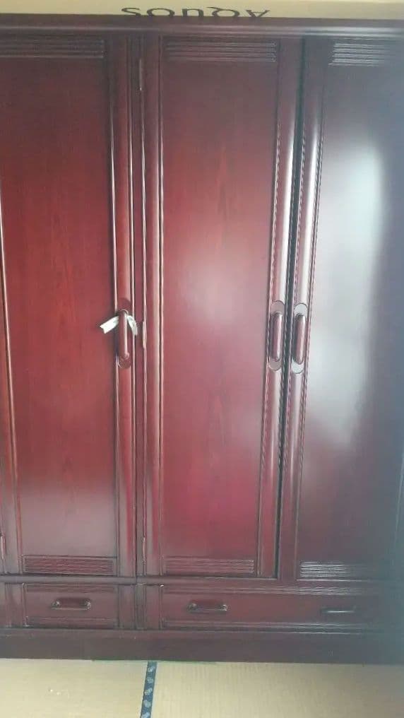 送料着払い。洋服タンス (内側 桐)