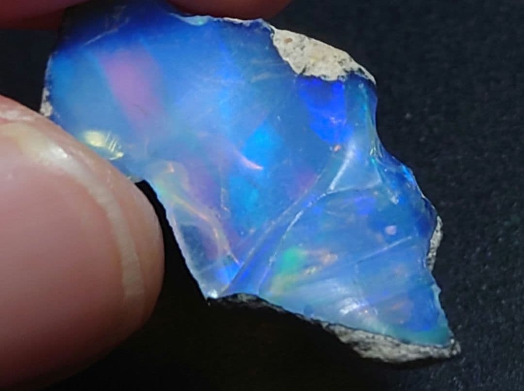 プレシャスオパール 原石 多色　ジュエリー　グレード　エチオピア　鉱物