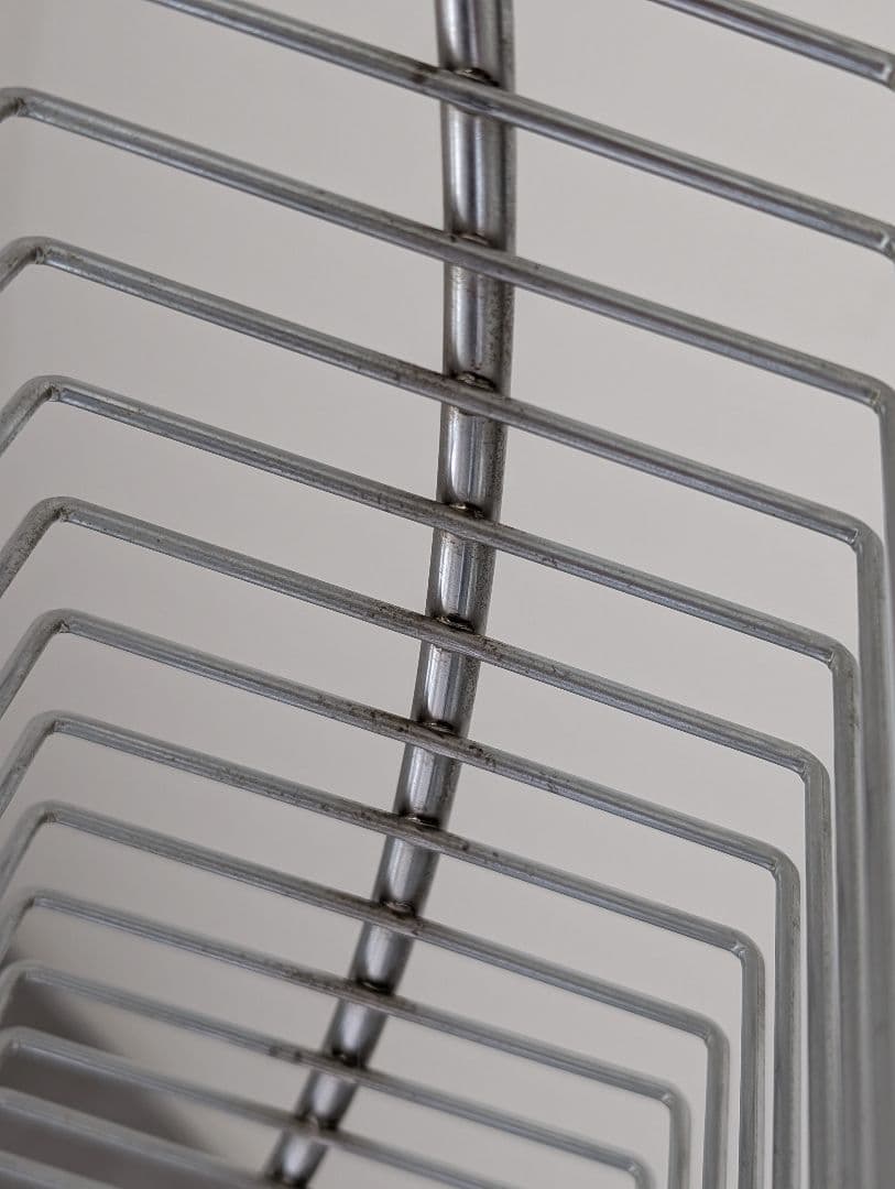 USED/ポストモダン ウェーブデザイン CDラックタワー オブジェ