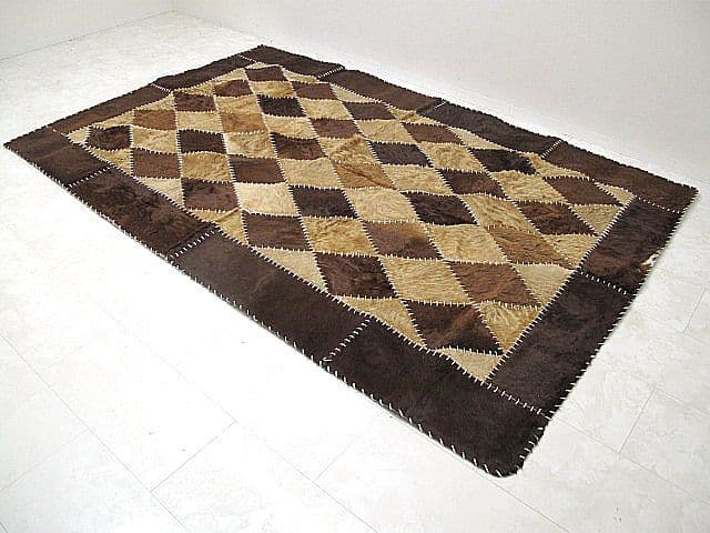 牛革カウラグ 大判 190×297cm　　ハラコパッチワークラグ　絨毯　敷物