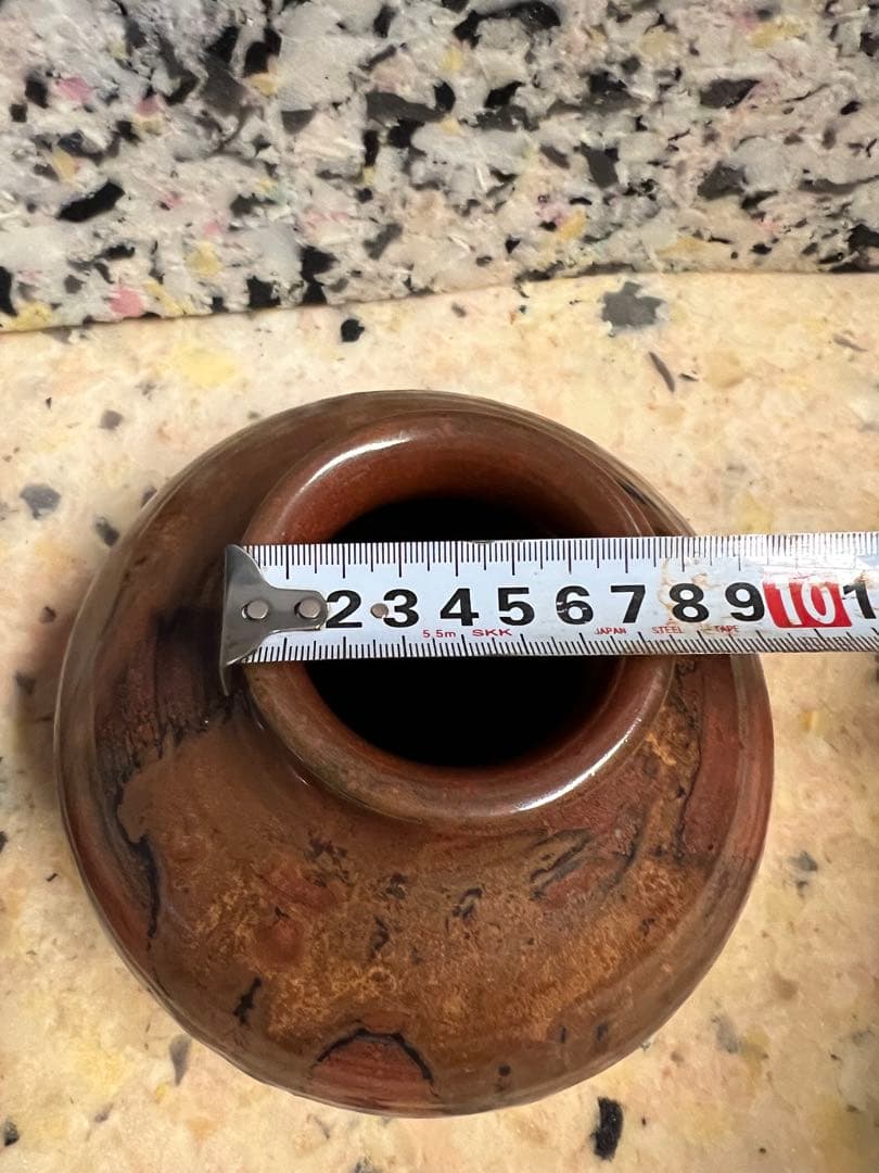 ブラウン陶器丸型花瓶