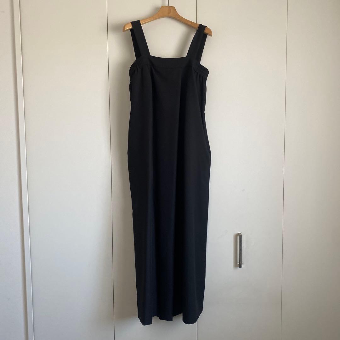 OUR しなやか素材のラップ風サロペット オールインワン