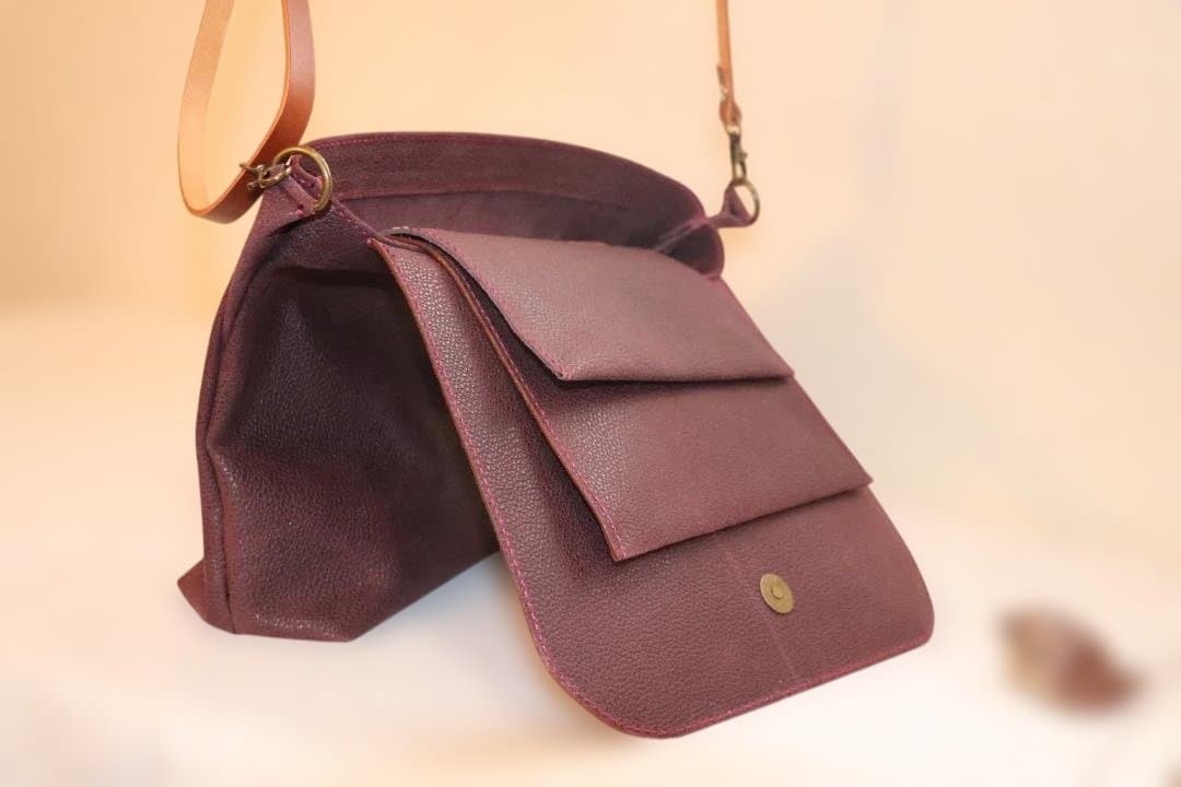 R8 1003　ショルダーバッグ